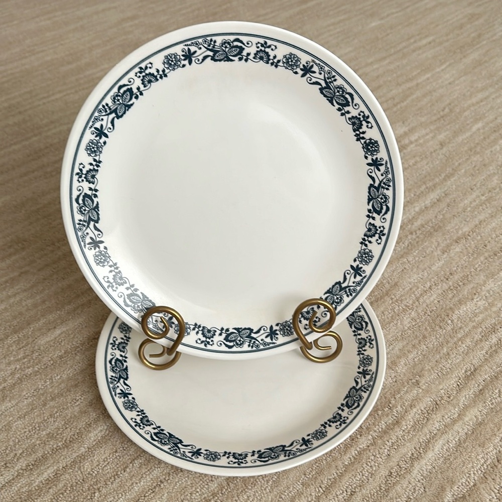 Set of 2 Corning Corelle OLD TOWN BLUE ONION LIVINGWARE Dinner Plates